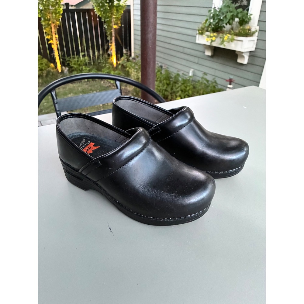 Dansko XP 2.0 Professional Black Leather Clogs Wide Fit Women 36 Slip Resistant